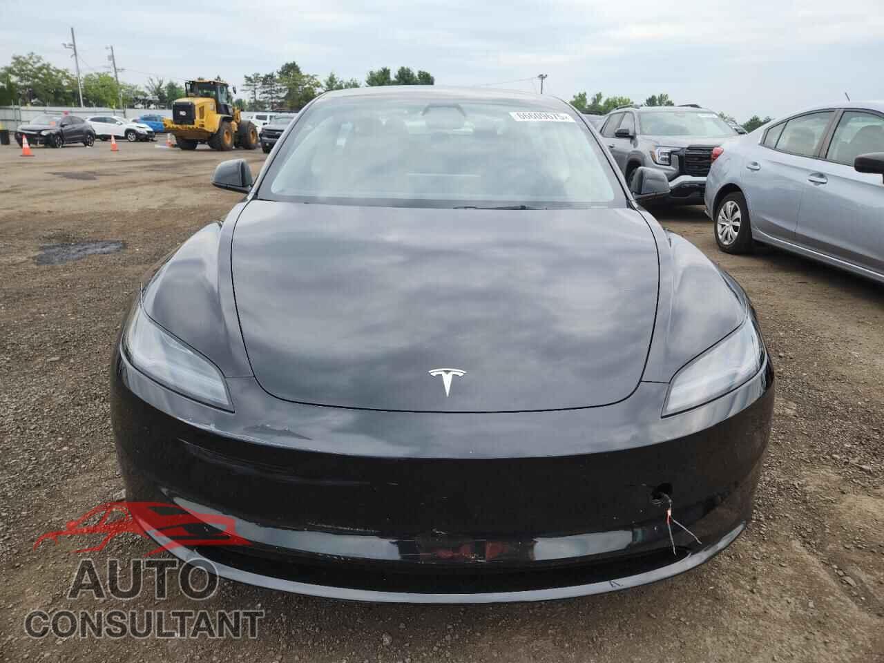 TESLA MODEL 3 2024 - 5YJ3E1EA3RF739903