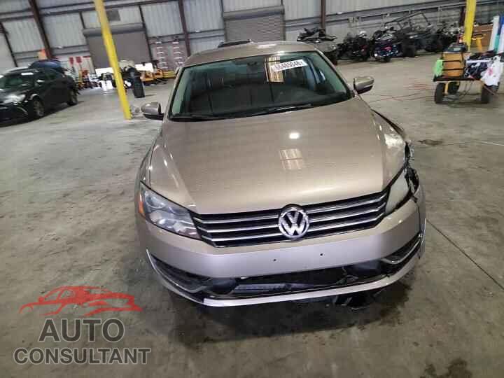 VOLKSWAGEN PASSAT 2015 - 1VWAT7A38FC016920