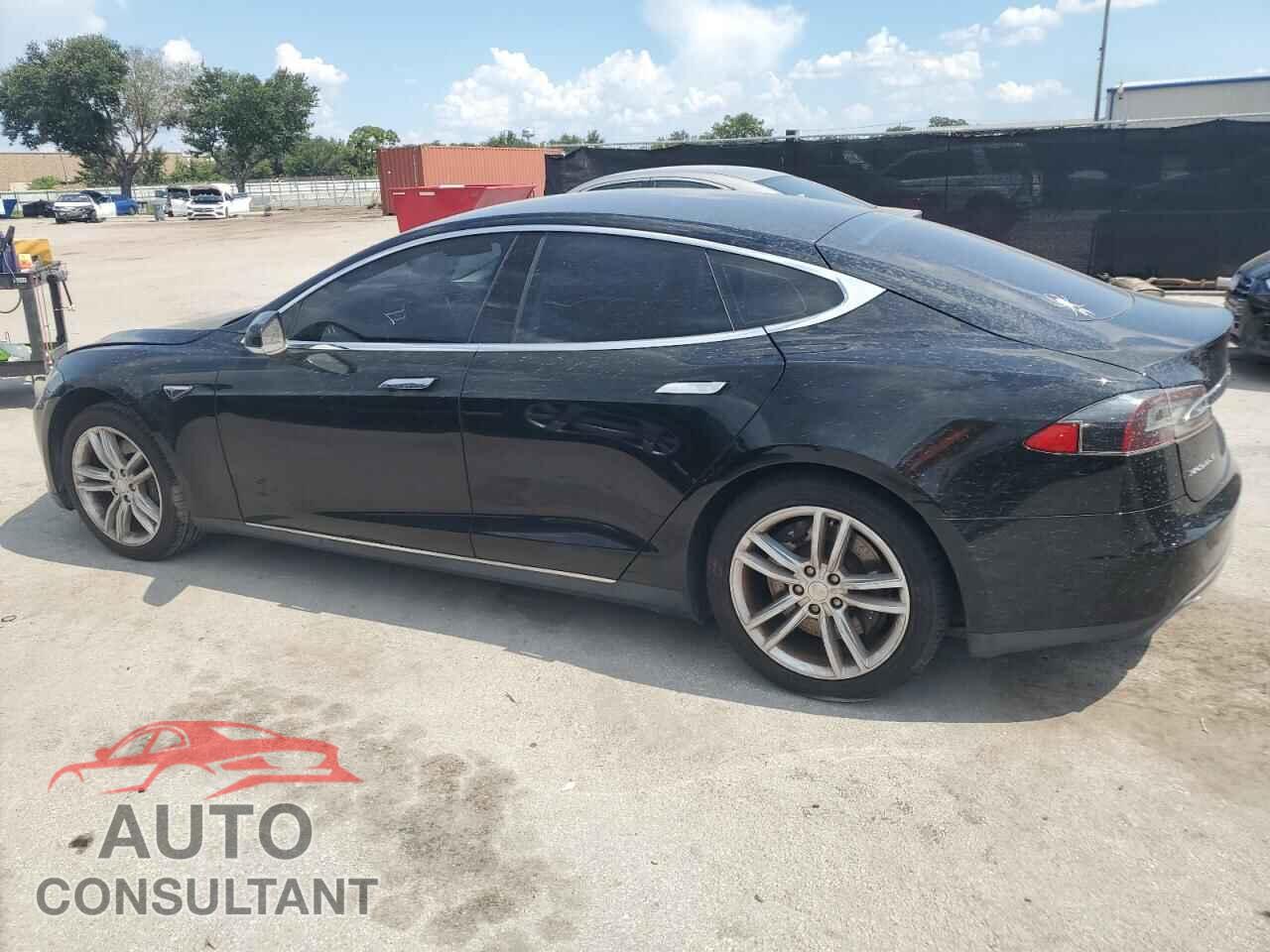 TESLA MODEL S 2013 - 5YJSA1DN6DFP20864