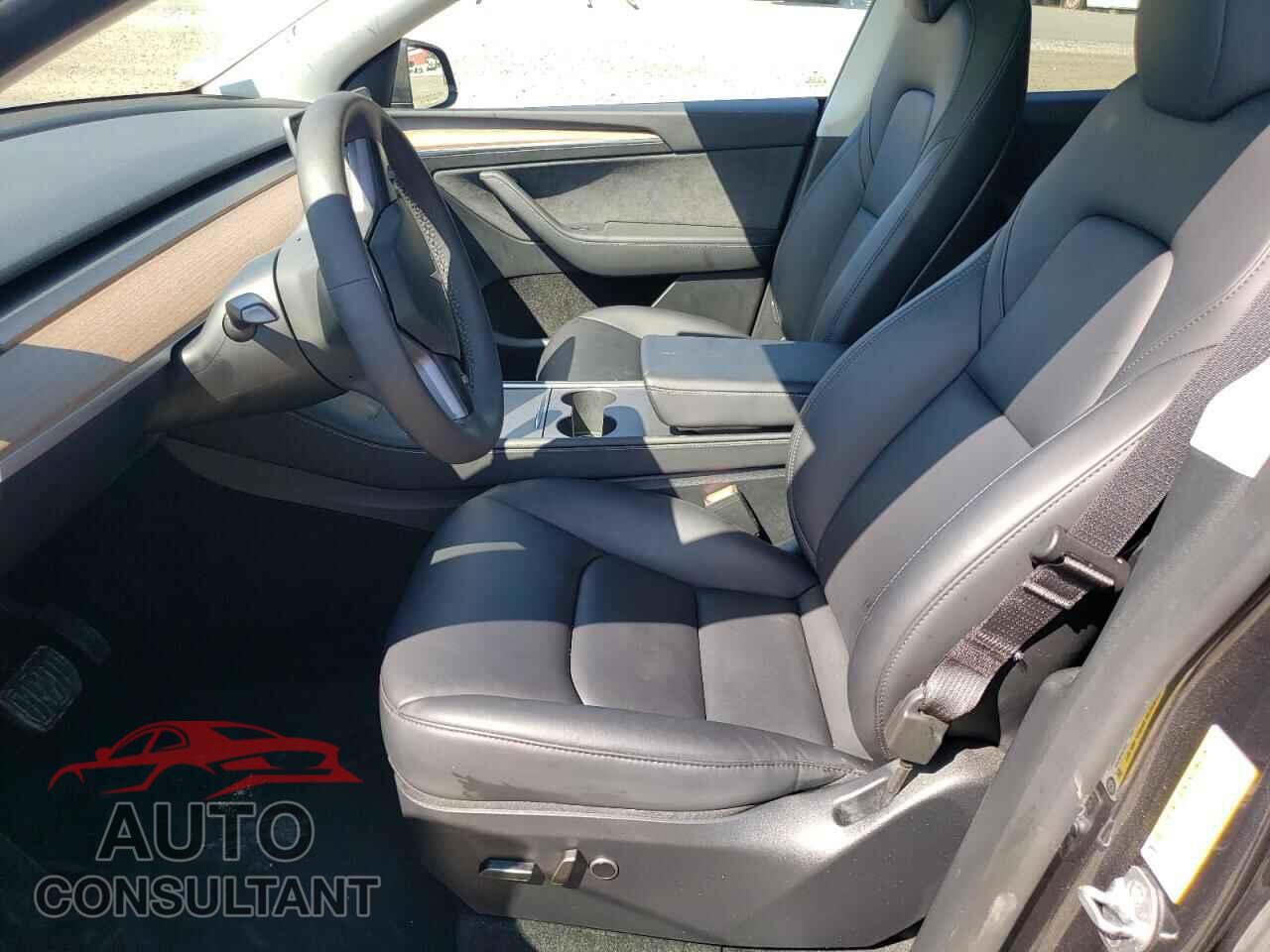 TESLA MODEL Y 2024 - 7SAYGAEE5RF019234
