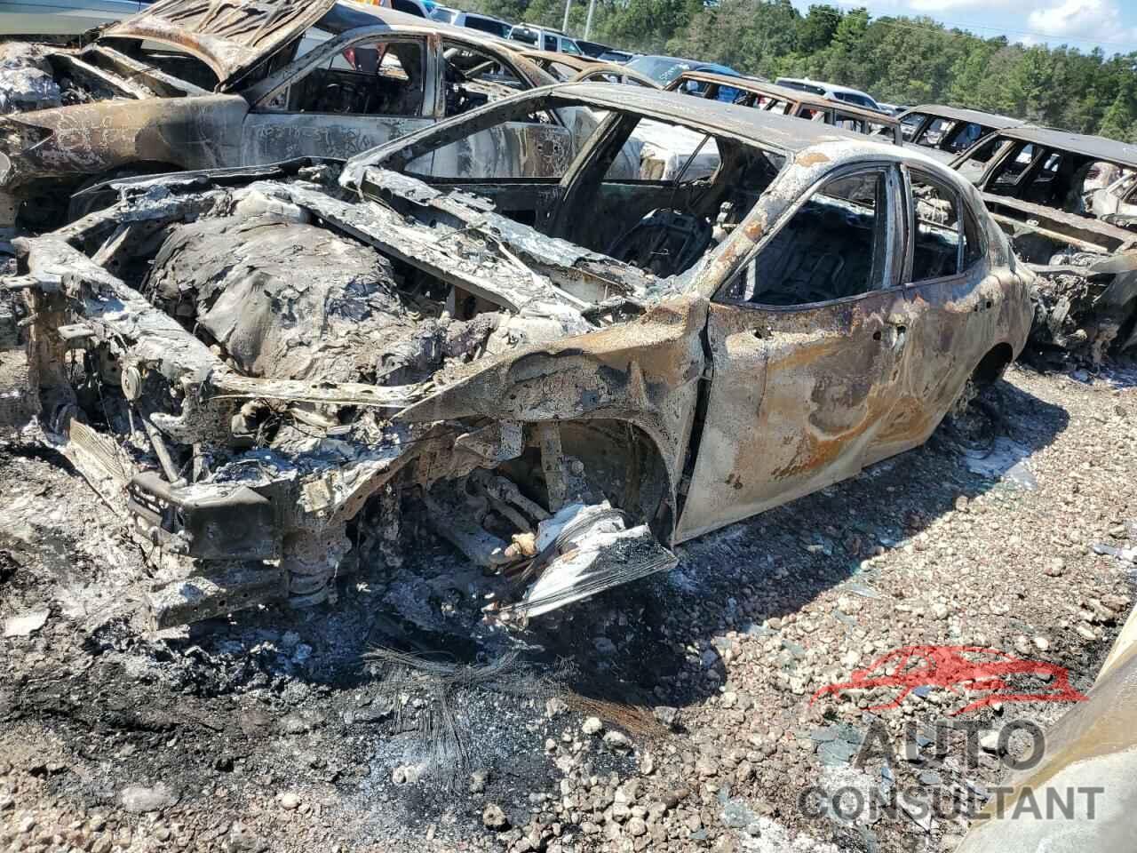 TOYOTA CAMRY 2021 - 4T1G11AKXMU428086