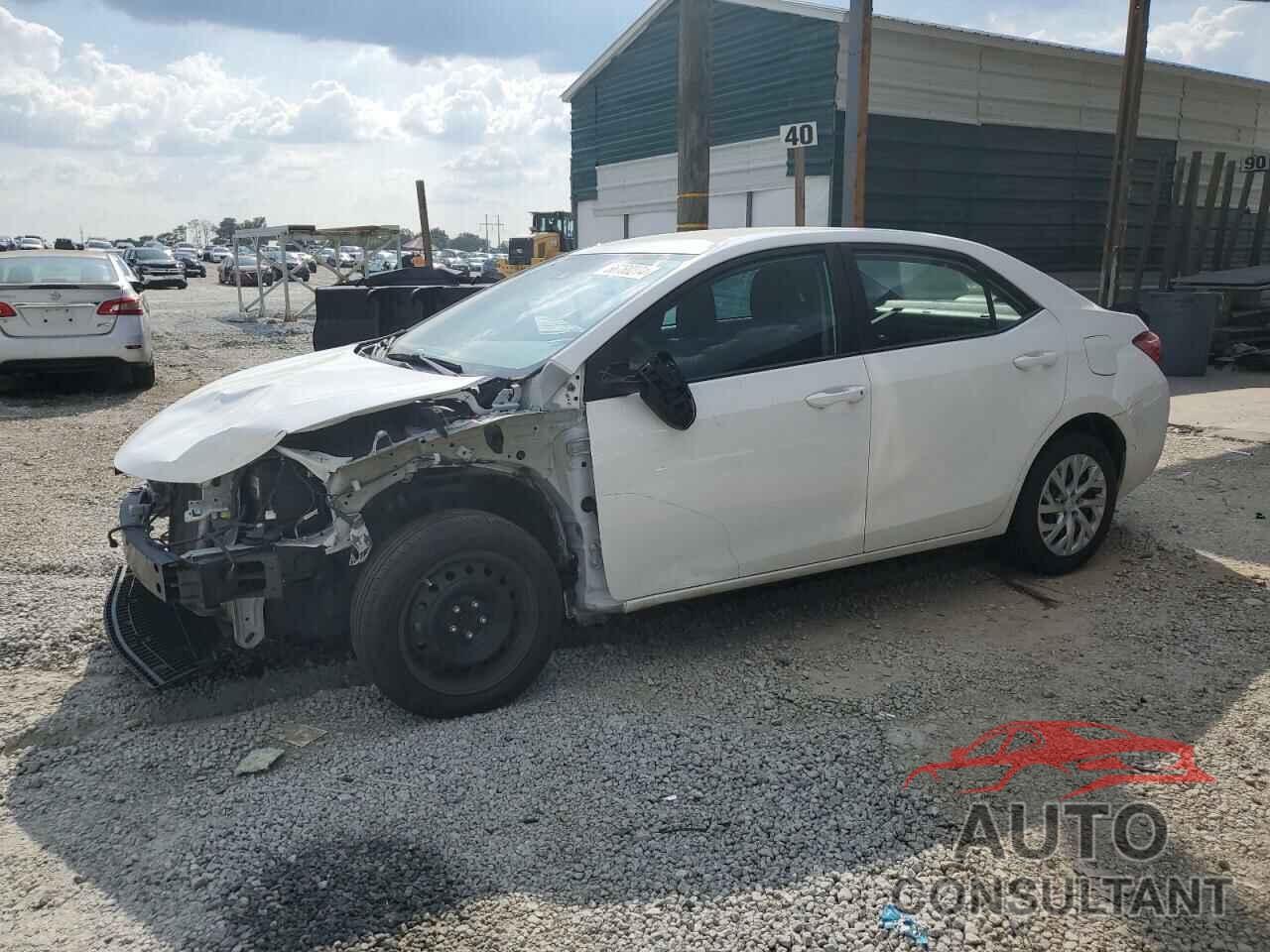 TOYOTA COROLLA 2018 - 5YFBURHE9JP842165