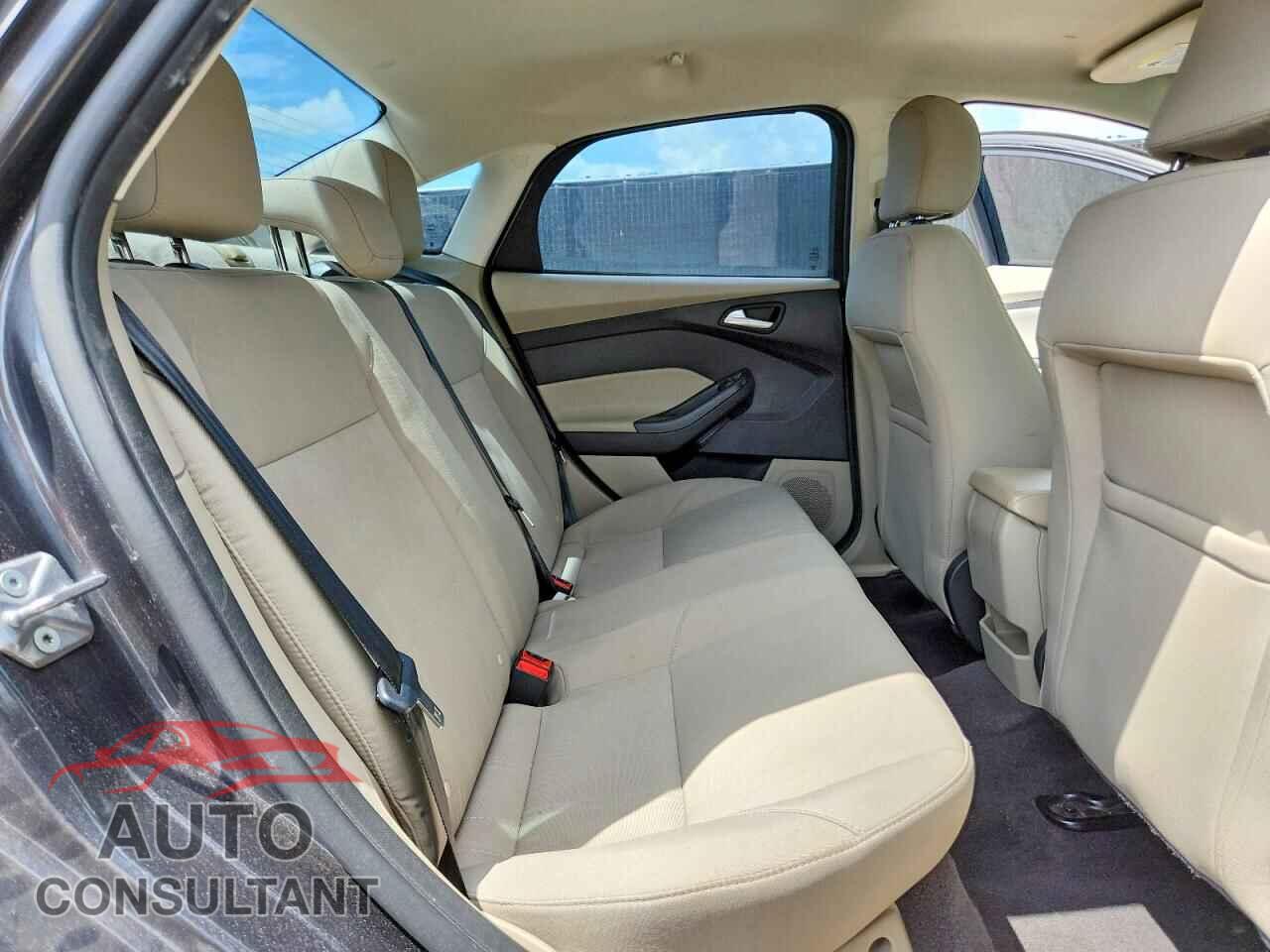 FORD FOCUS 2017 - 1FADP3F21HL346209