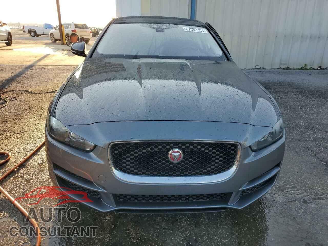 JAGUAR XE 2018 - SAJAD4FX2JCP28201