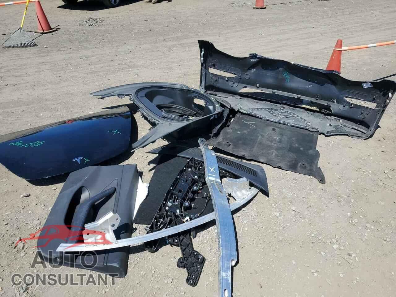 TESLA MODEL 3 2019 - 5YJ3E1EA7KF304713