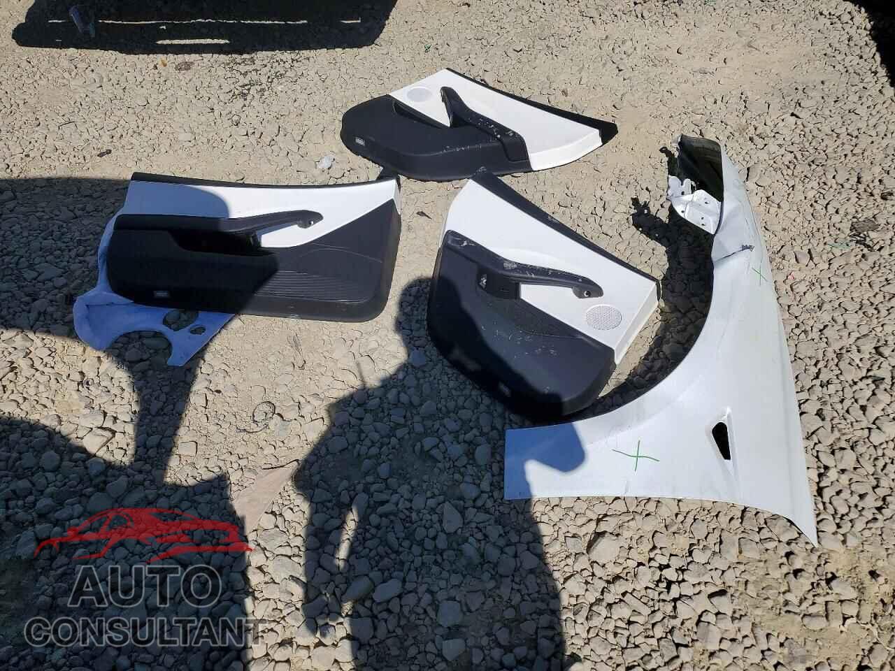 TESLA MODEL 3 2024 - 5YJ3E1EA8RF866632