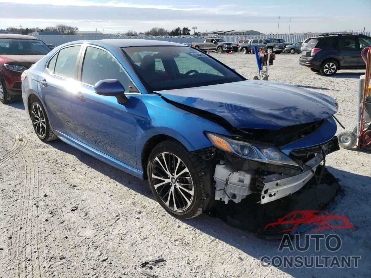 TOYOTA CAMRY 2018 - 4T1B11HK5JU115927
