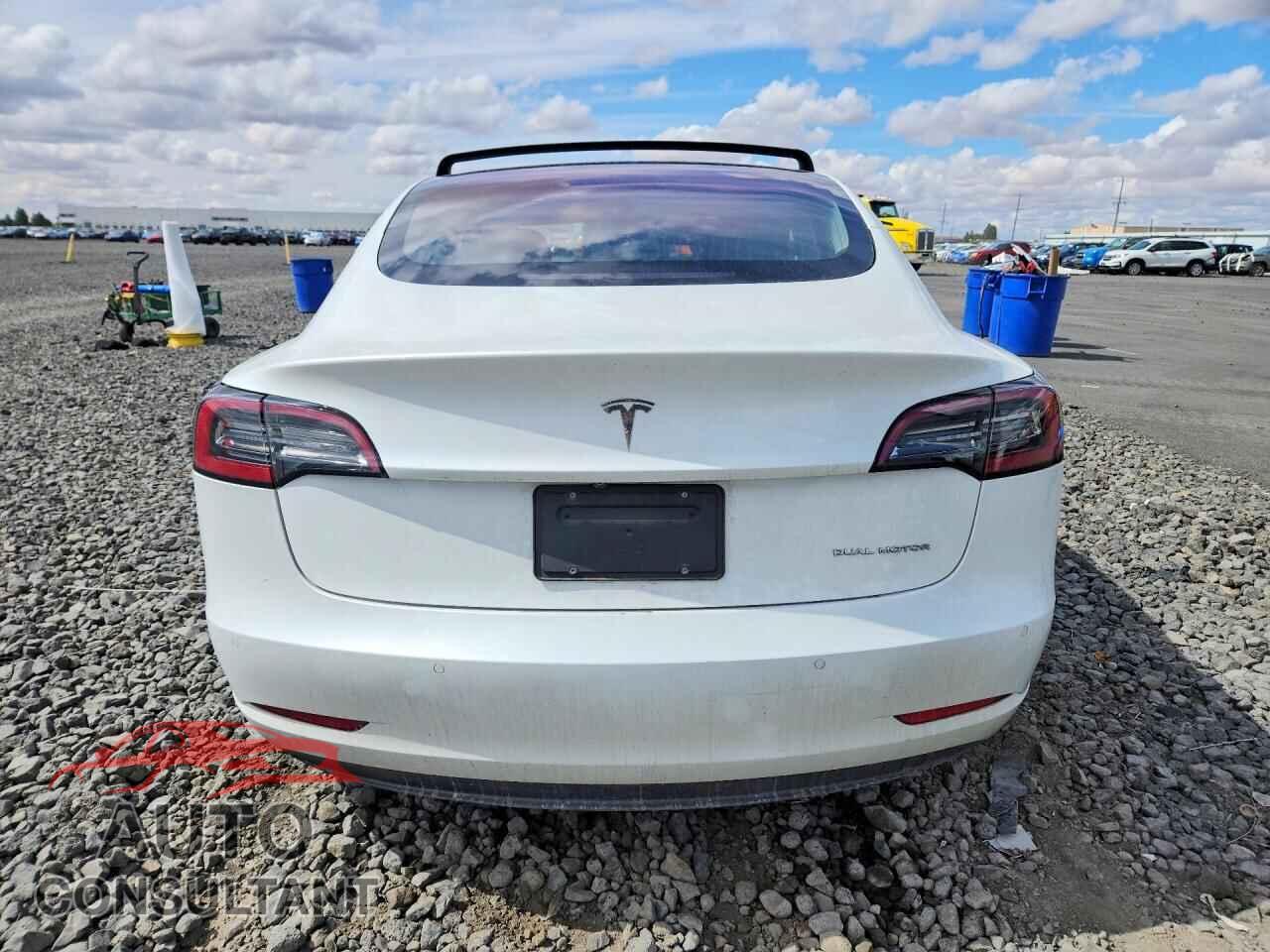 TESLA MODEL 3 2019 - 5YJ3E1EB1KF199773