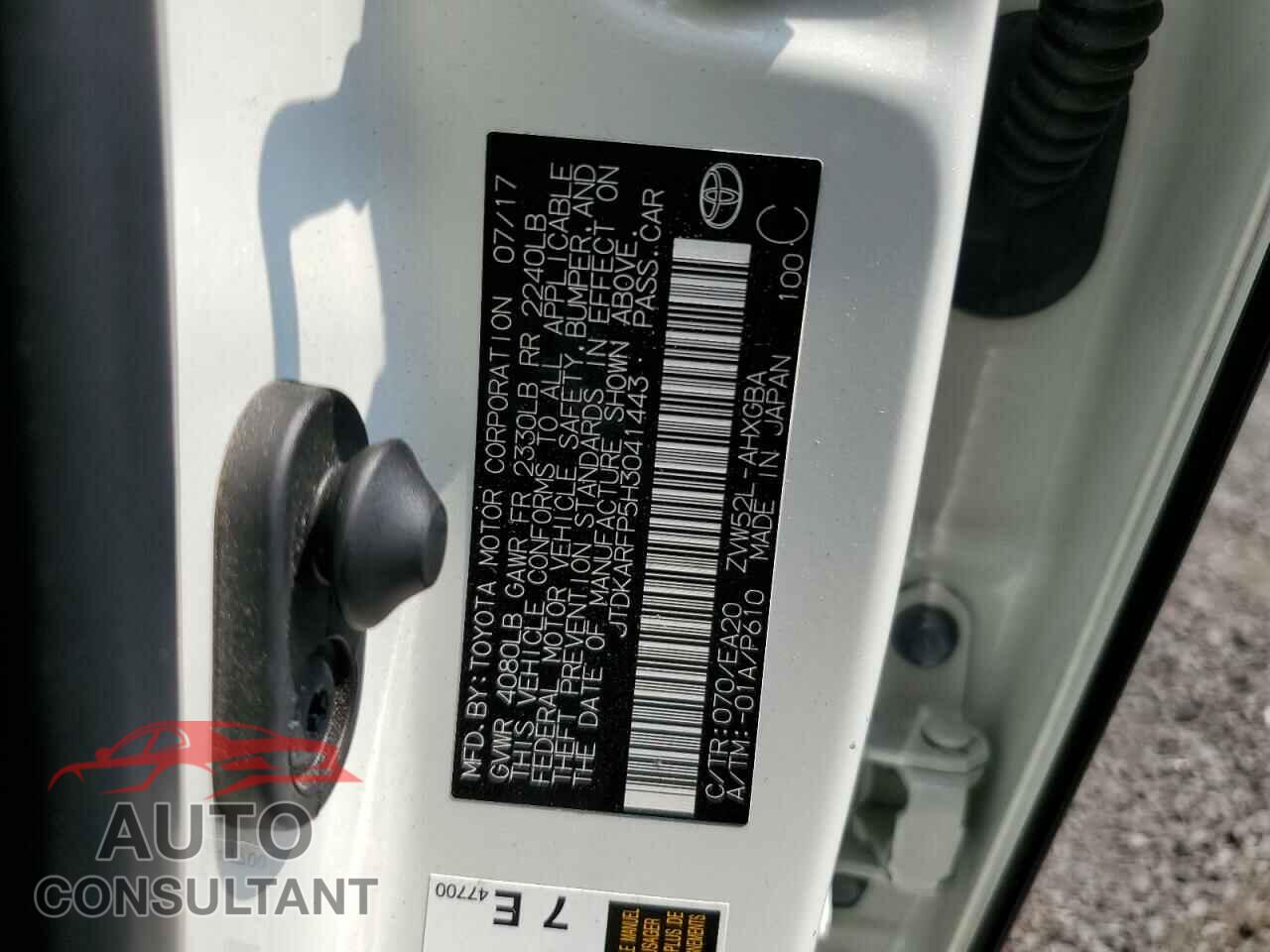 TOYOTA PRIUS 2017 - JTDKARFP5H3041443