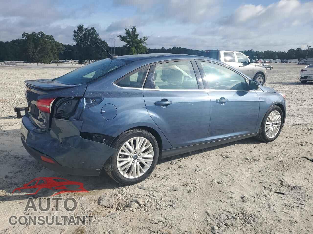 FORD FOCUS 2018 - 1FADP3J2XJL294656