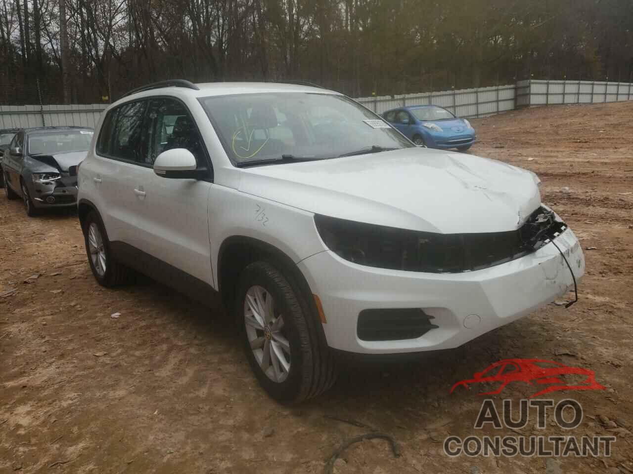 VOLKSWAGEN TIGUAN 2017 - WVGAV7AX0HK053061