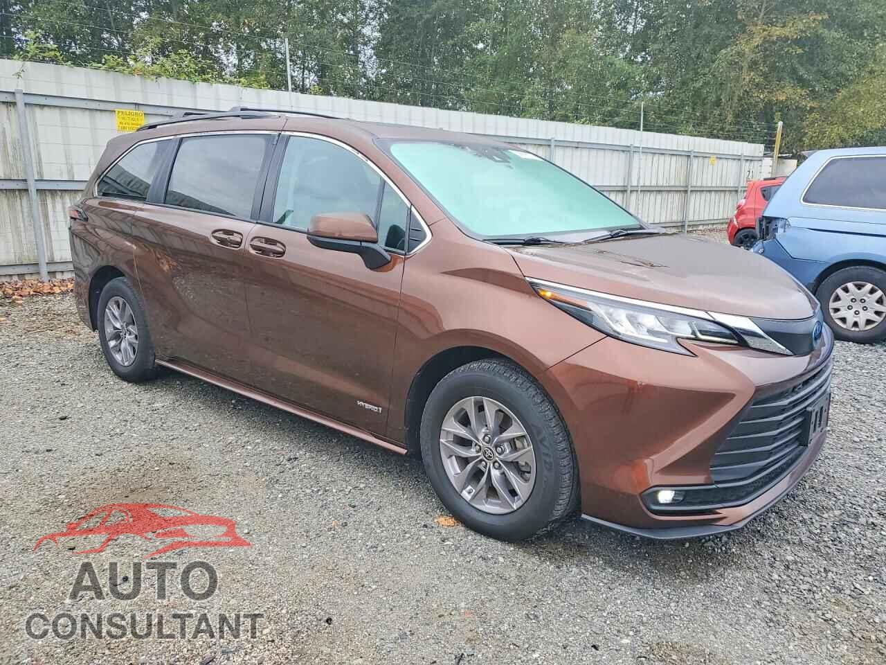 TOYOTA SIENNA 2021 - 5TDBSKFC6MS036441