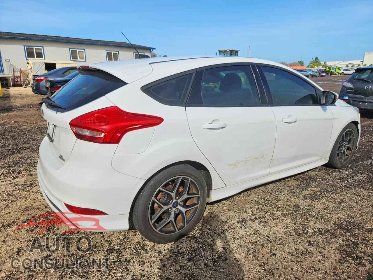 FORD FOCUS 2016 - 1FADP3K22GL230618