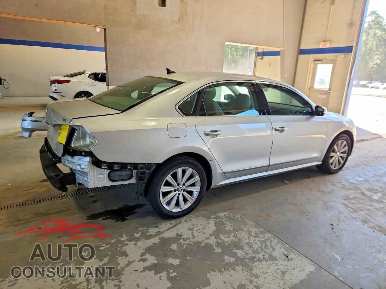 VOLKSWAGEN PASSAT 2013 - 1VWCH7A35DC070795