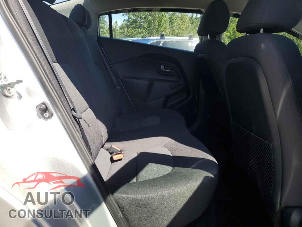 KIA RIO 2015 - KNADM4A39F6427461