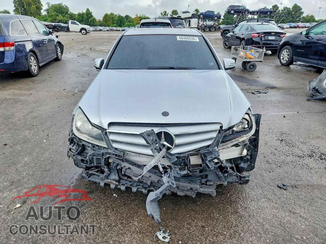 MERCEDES-BENZ C-CLASS 2013 - WDDGF8AB4DA842471