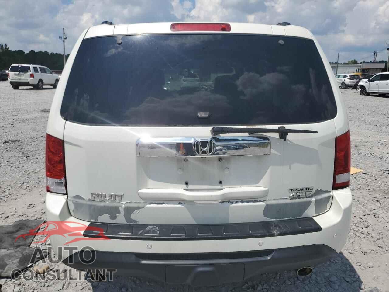 HONDA PILOT 2015 - 5FNYF4H99FB052992