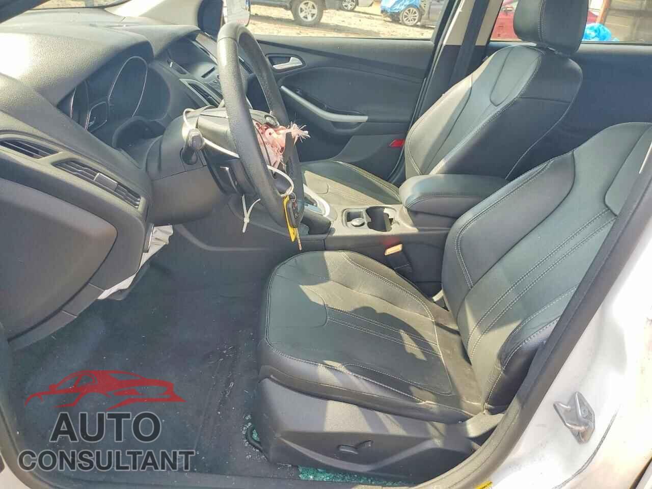FORD FOCUS 2014 - 1FADP3K27EL204593