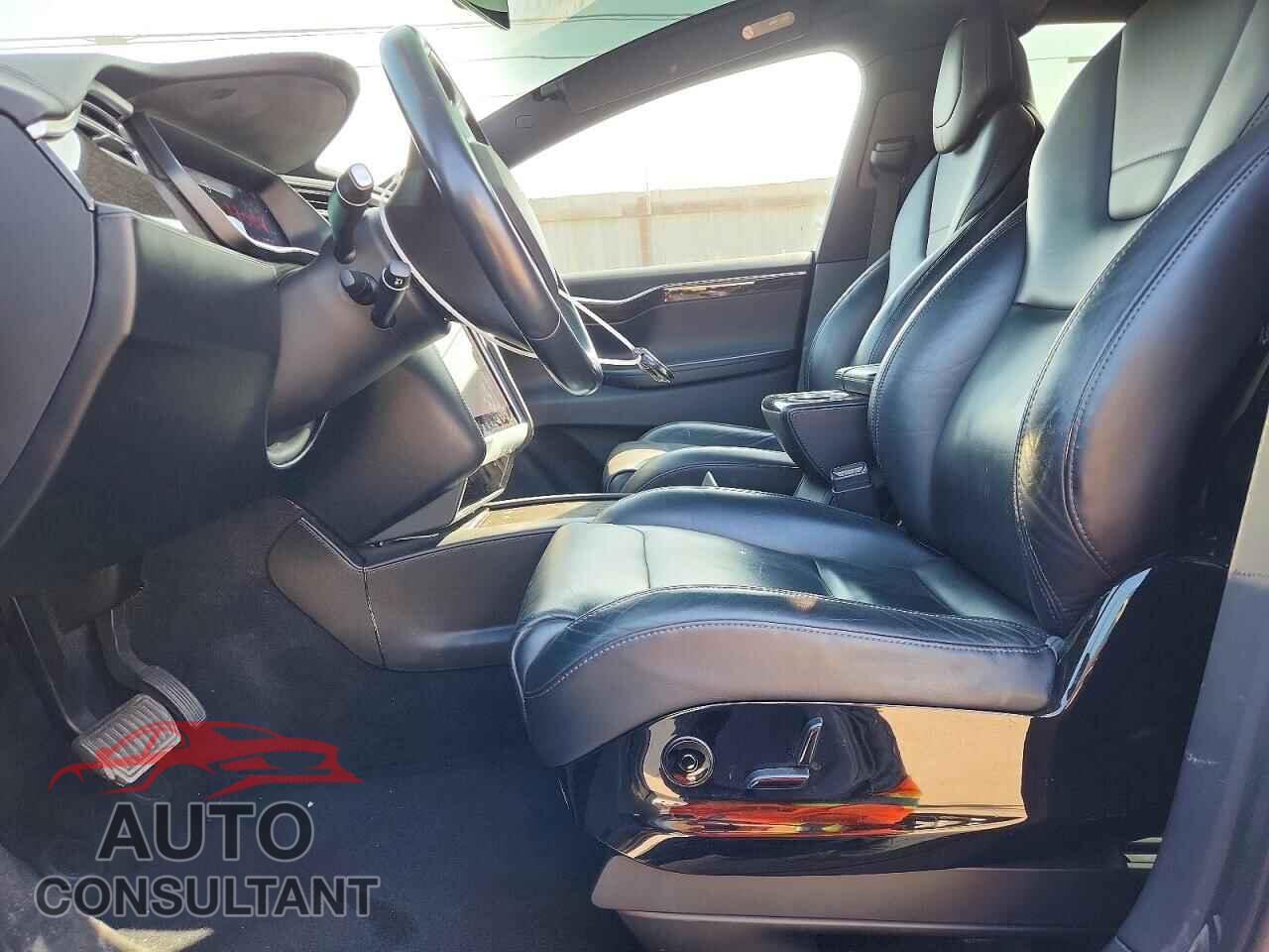TESLA MODEL X 2016 - 5YJXCAE25GF006488