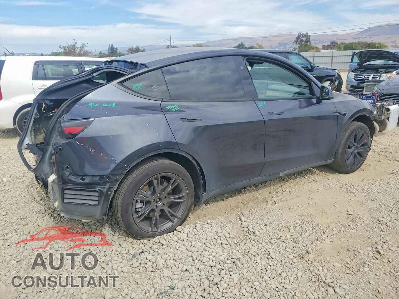 TESLA MODEL Y 2025 - 7SAYGDED1SF250730