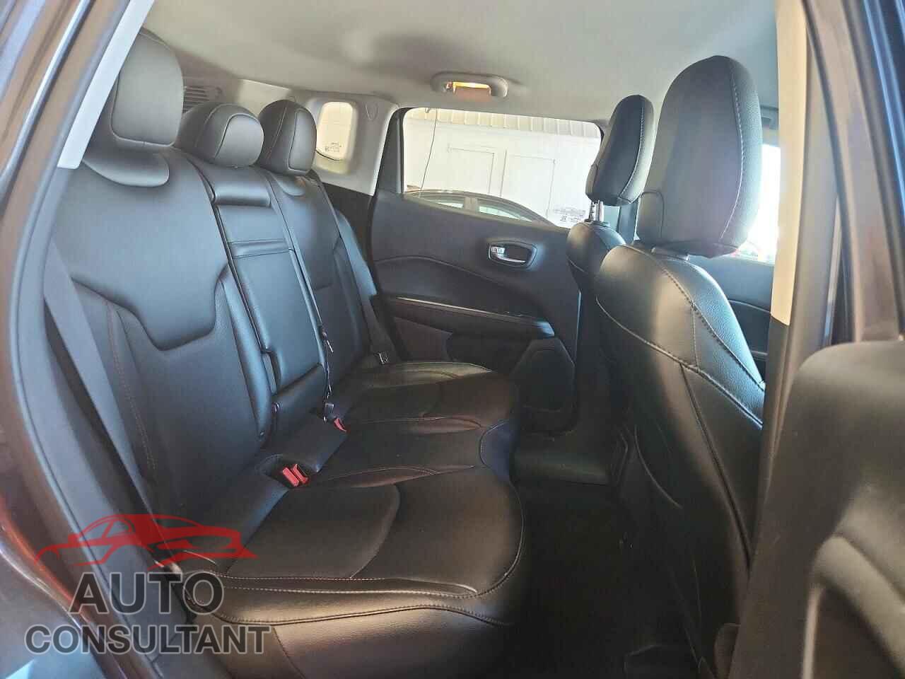 JEEP COMPASS 2019 - 3C4NJDCB5KT752936