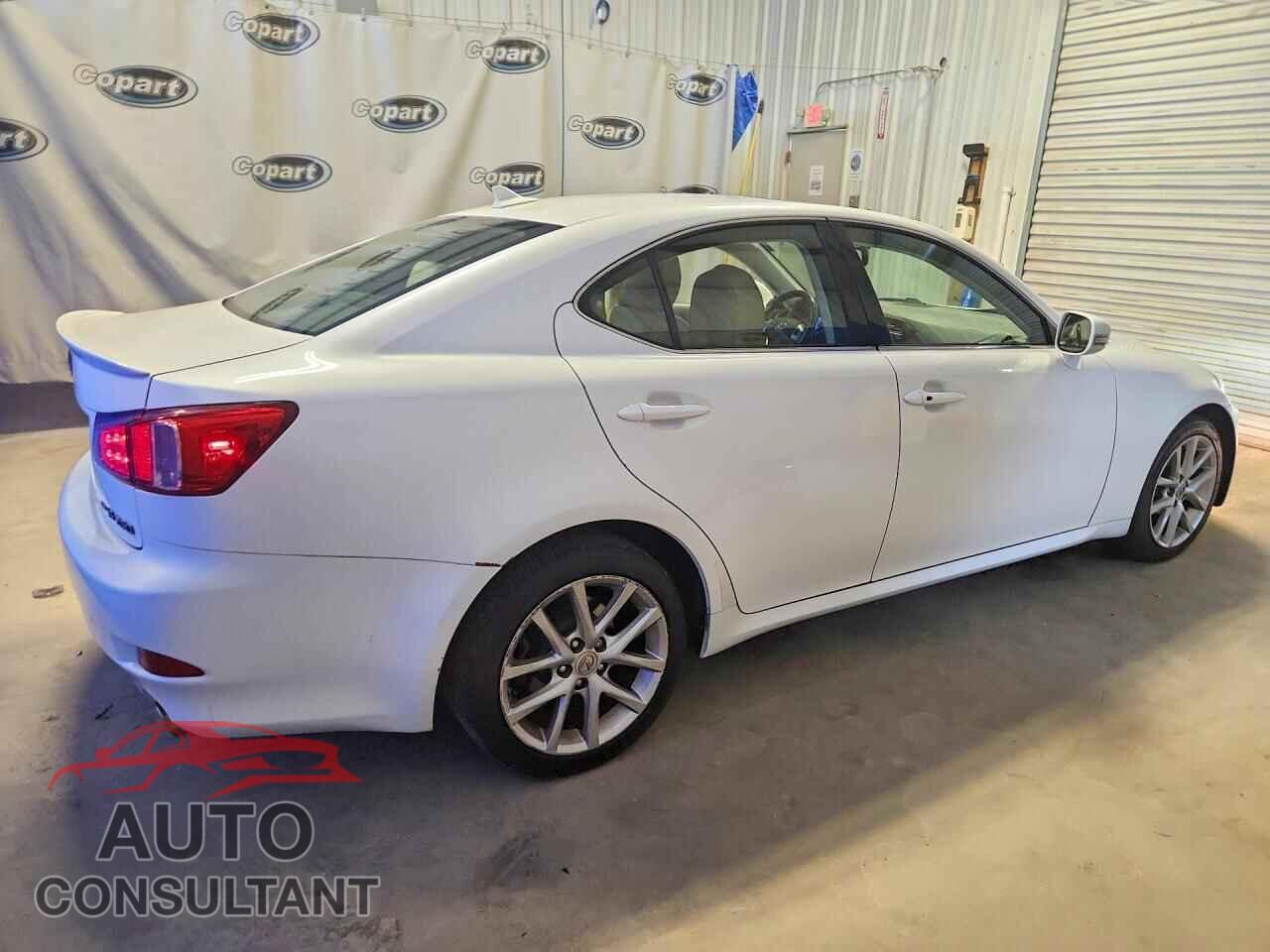 LEXUS IS 2011 - JTHCF5C23B5049705