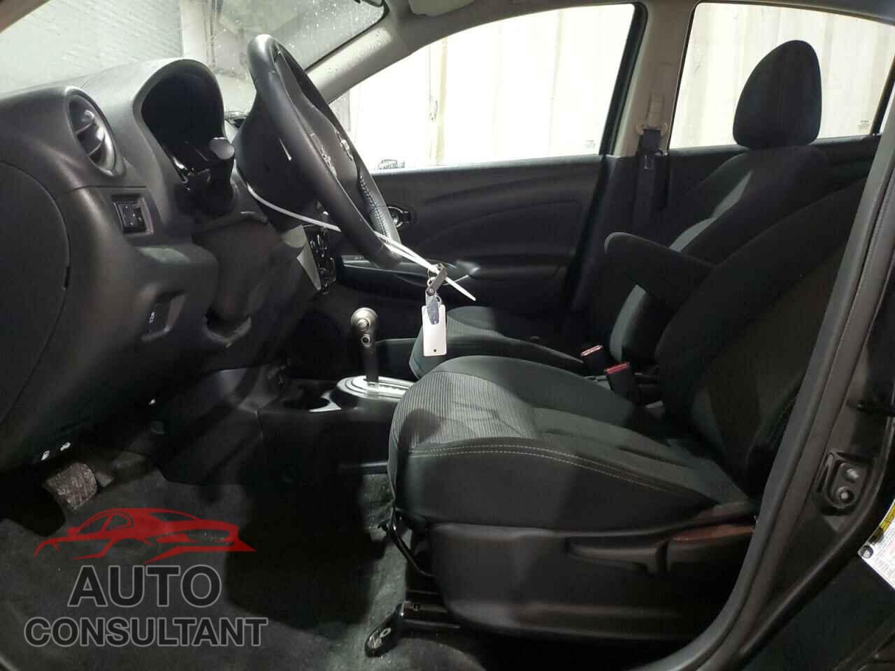 NISSAN VERSA 2019 - 3N1CN7AP3KL817930