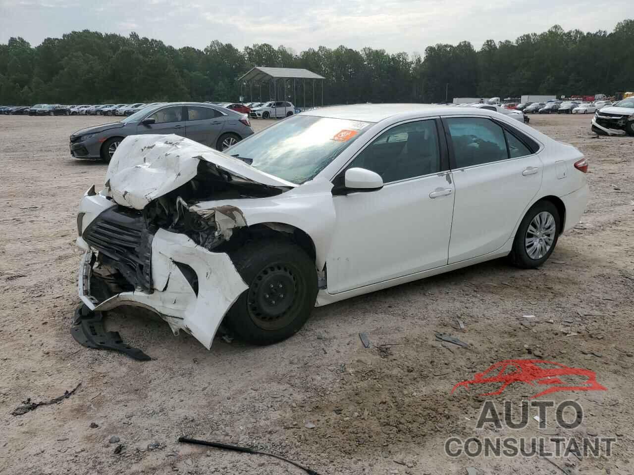 TOYOTA CAMRY 2016 - 4T4BF1FK7GR583497