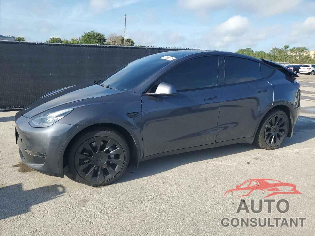TESLA MODEL Y 2021 - 5YJYGDEE4MF295556