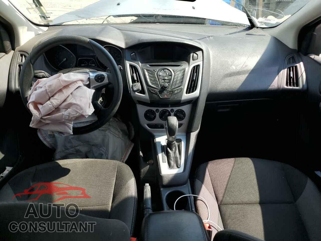 FORD FOCUS 2014 - 1FADP3K2XEL442972