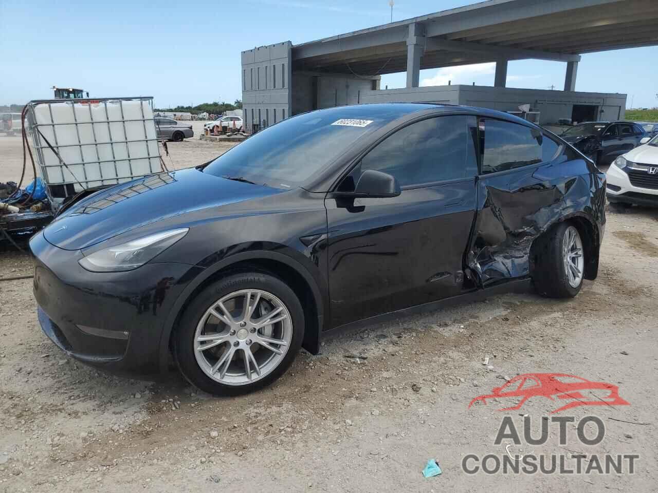 TESLA MODEL Y 2023 - 7SAYGAEE1PF931162