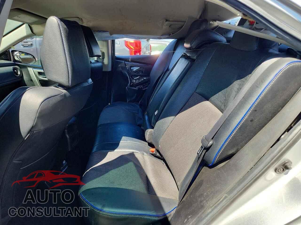 TOYOTA COROLLA 2018 - 5YFBURHEXJP773468