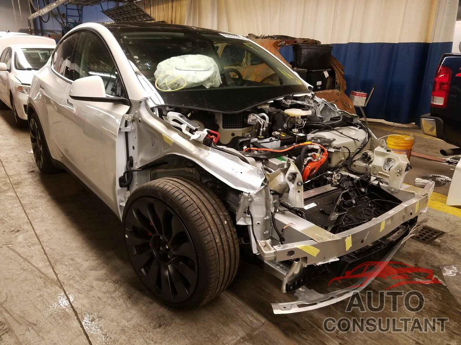 TESLA MODEL Y 2020 - 5YJYGDEF2LF046809