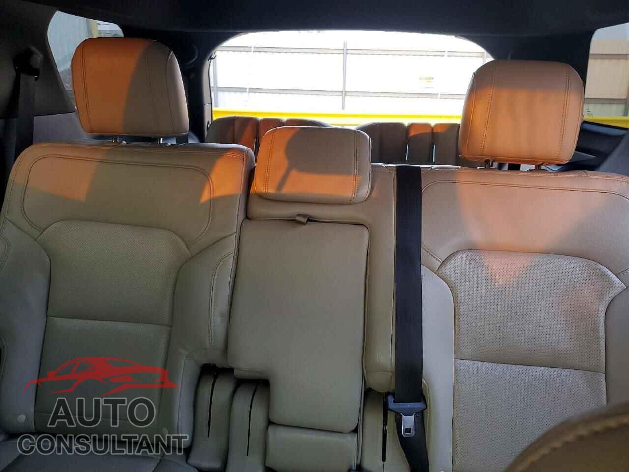 FORD EXPLORER 2018 - 1FM5K8F80JGB35267