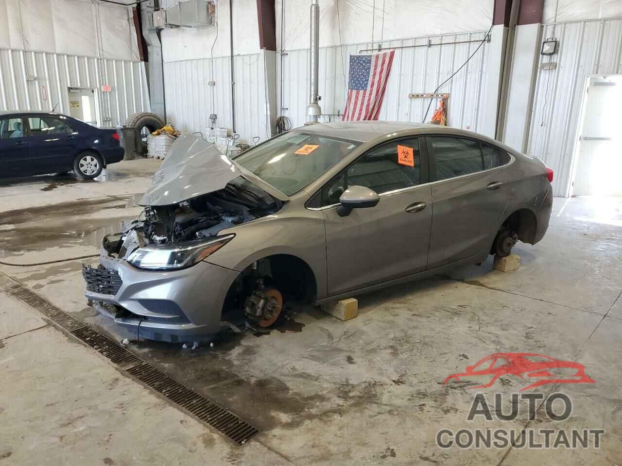 CHEVROLET CRUZE 2018 - 1G1BE5SM2J7111092