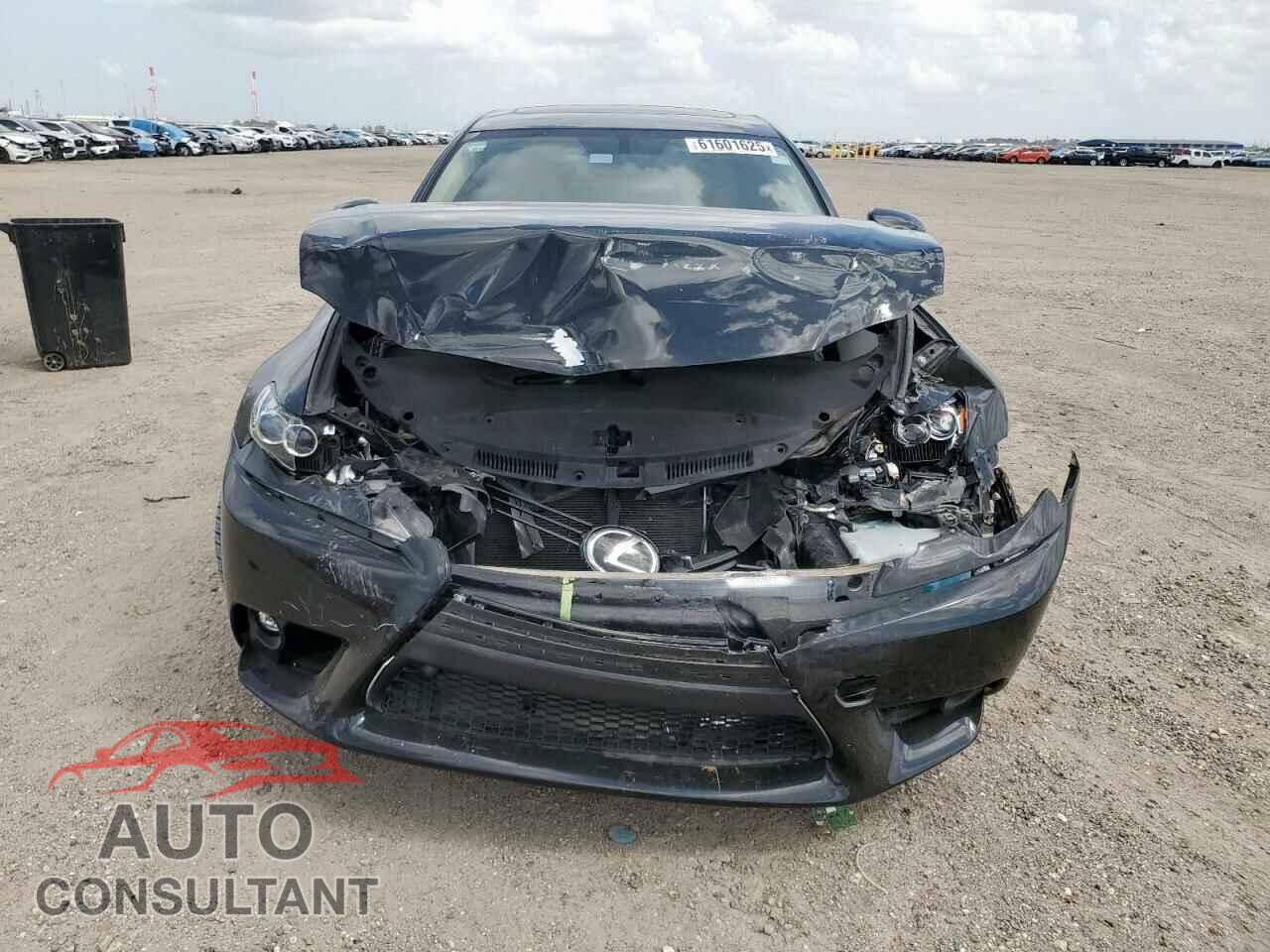 LEXUS IS 2015 - JTHBF1D29F5060748