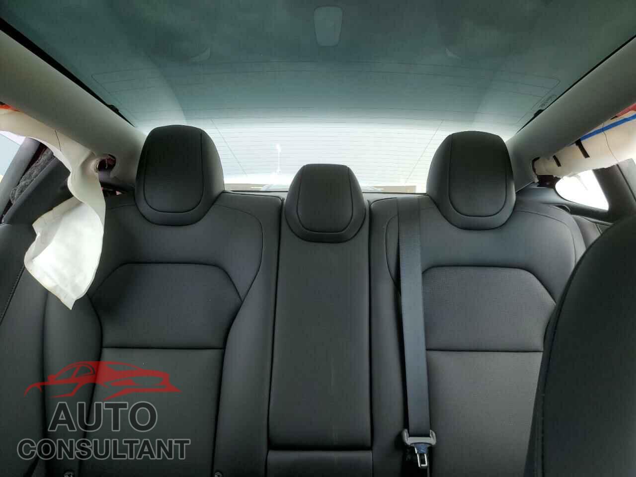 TESLA MODEL 3 2024 - 5YJ3E1EA3RF755213