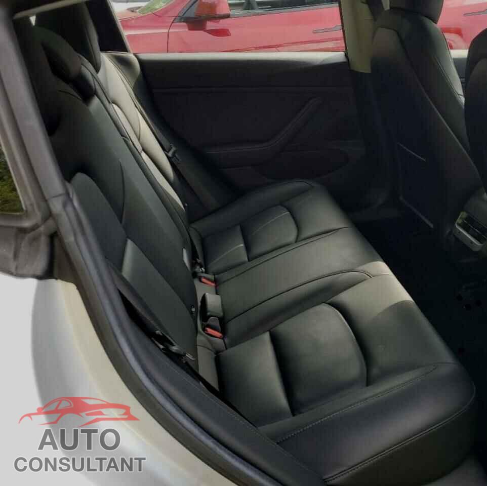 TESLA MODEL 3 2018 - 5YJ3E1EA8JF021932