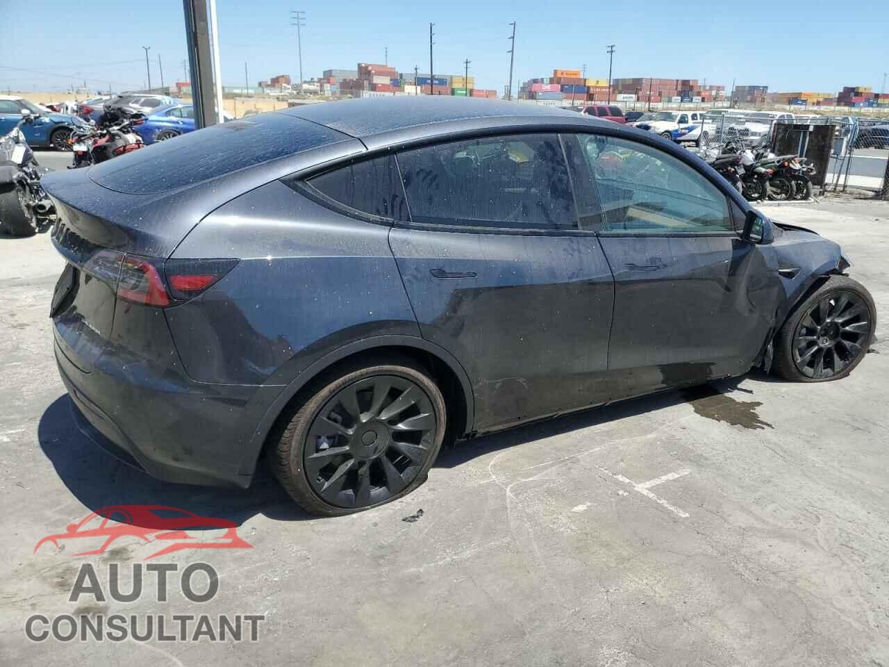 TESLA MODEL Y 2024 - 7SAYGDEE7RF005692