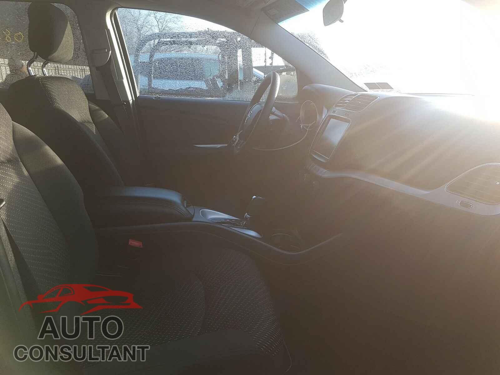 DODGE JOURNEY 2017 - 3C4PDCBB6HT586530