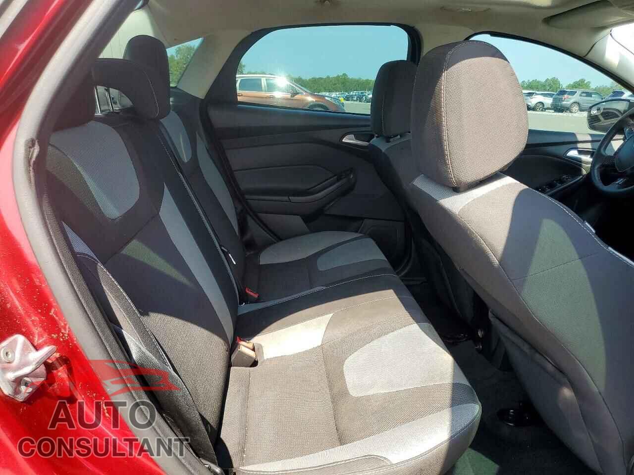 FORD FOCUS 2014 - 1FADP3F22EL203944