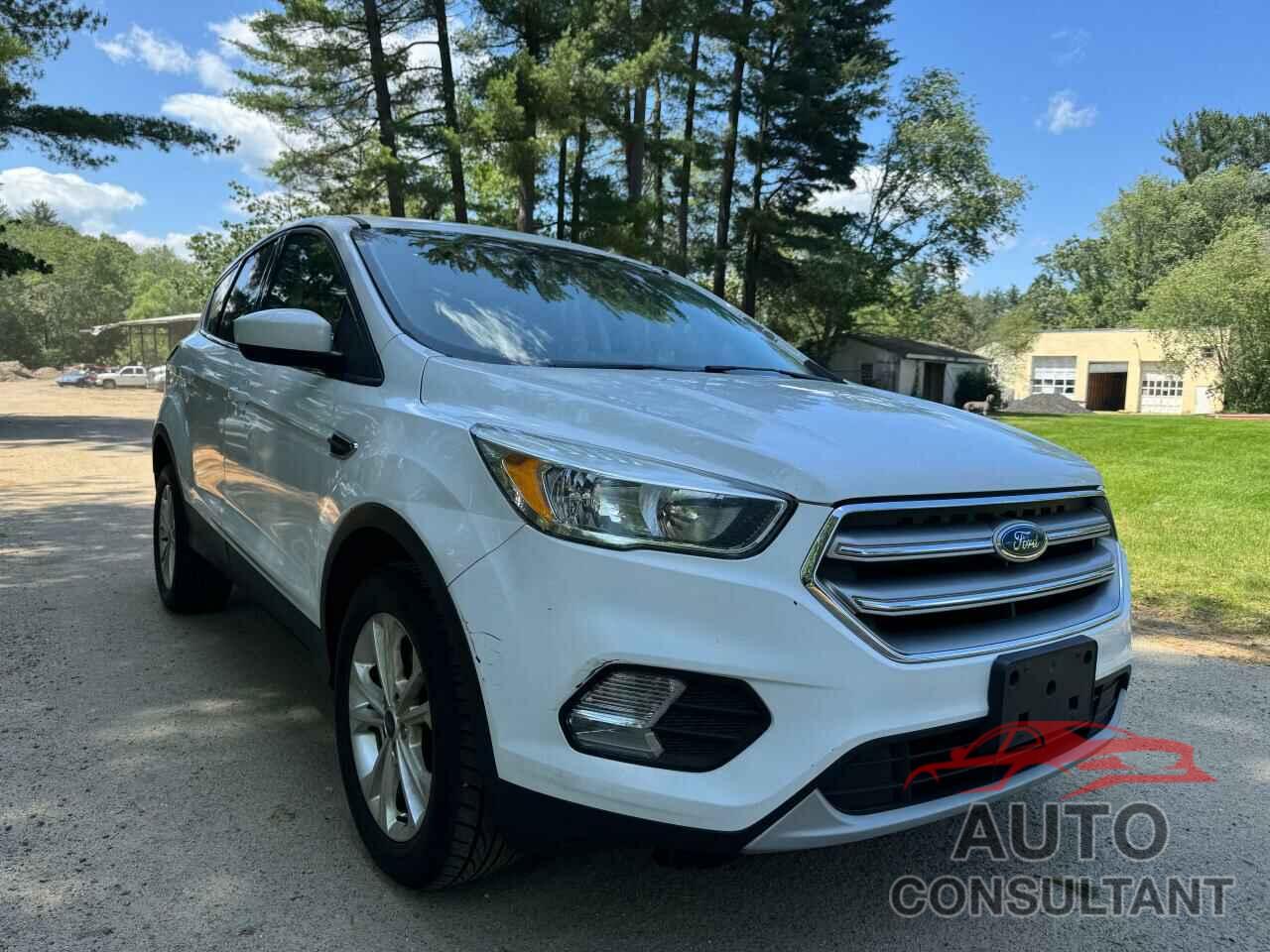 FORD ESCAPE 2017 - 1FMCU0GD1HUE77000