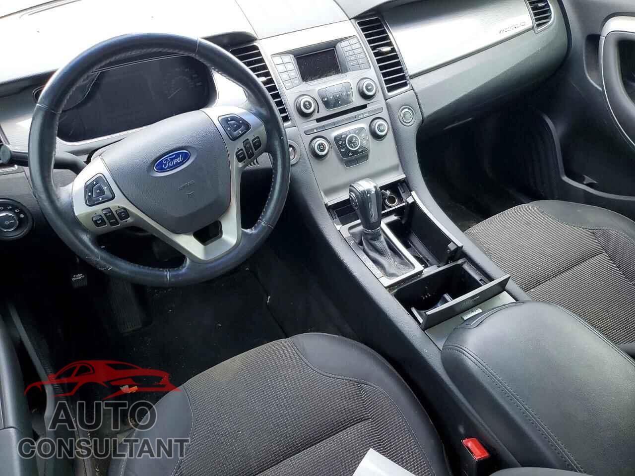 FORD TAURUS 2015 - 1FAHP2E82FG181777