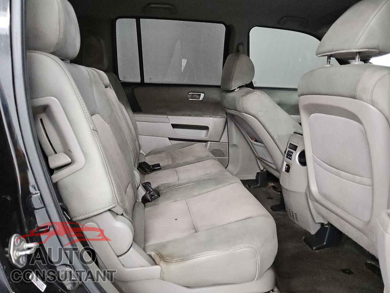 HONDA PILOT 2013 - 5FNYF3H43DB010684