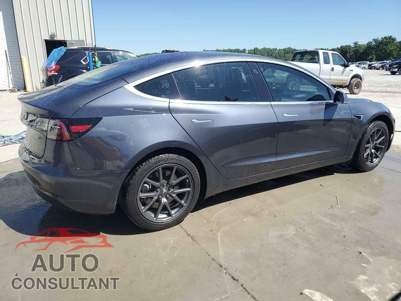 TESLA MODEL 3 2018 - 5YJ3E1EAXJF021480