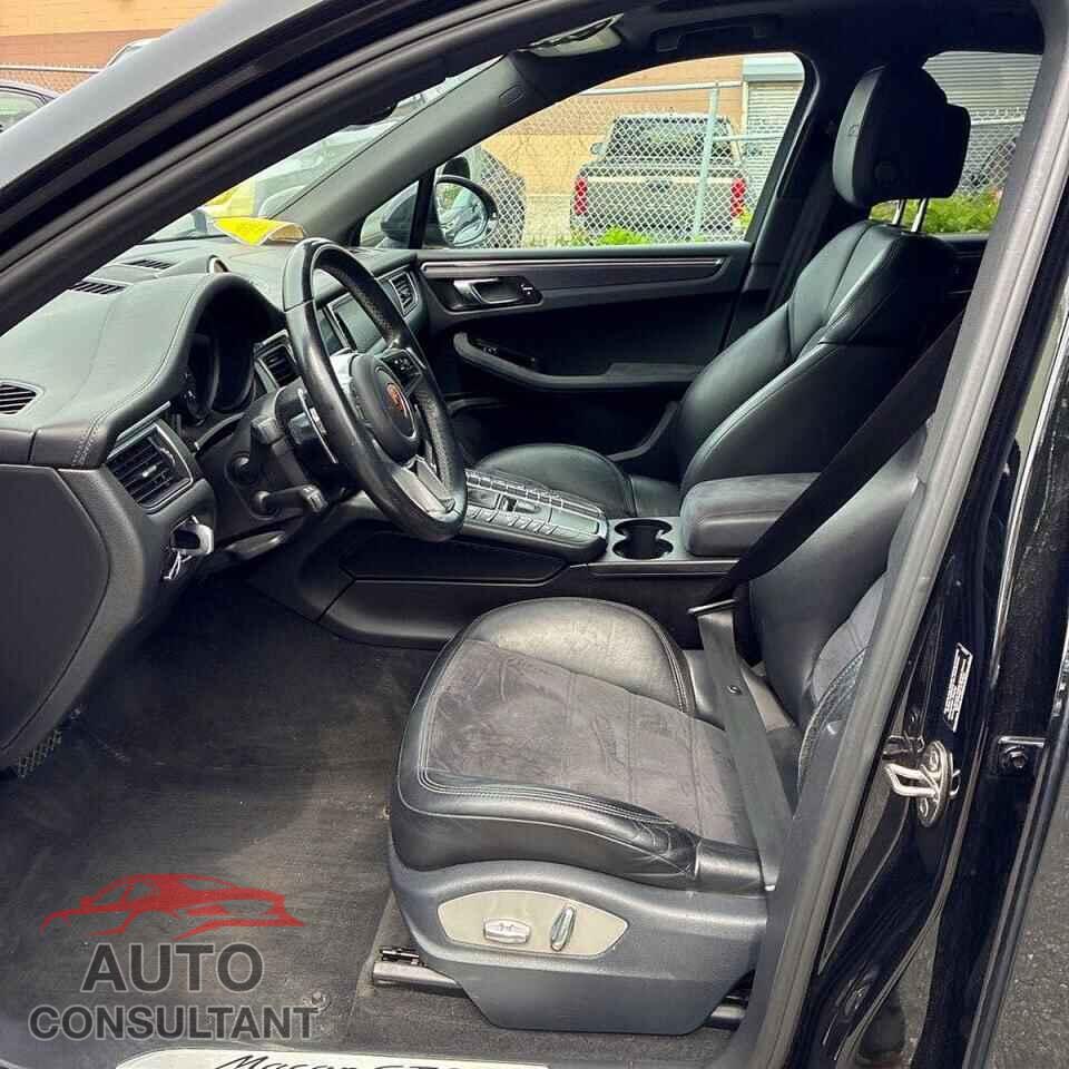 PORSCHE MACAN 2017 - WP1AG2A58HLB50534