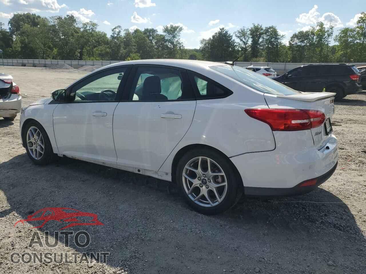 FORD FOCUS 2015 - 1FADP3F29FL277721