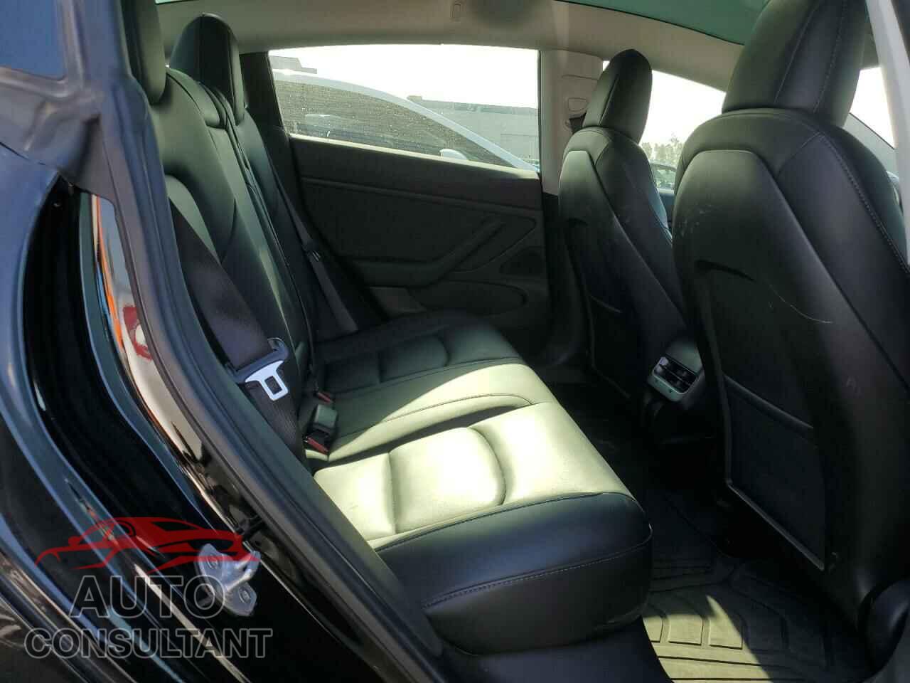 TESLA MODEL 3 2019 - 5YJ3E1EB5KF208961