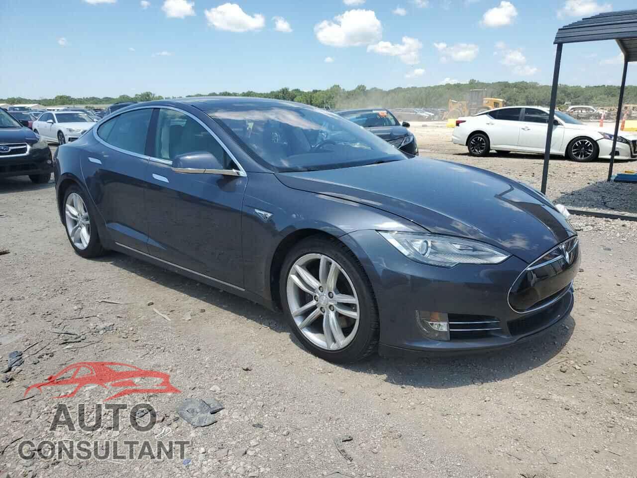 TESLA MODEL S 2015 - 5YJSA1S29FF096800