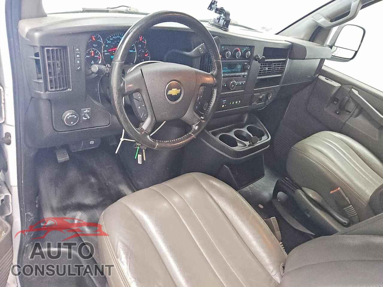 CHEVROLET EXPRESS 2021 - 1GCWGAF76M1152431